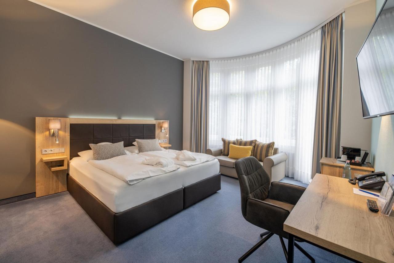 Double Room,1294152994:JPEG